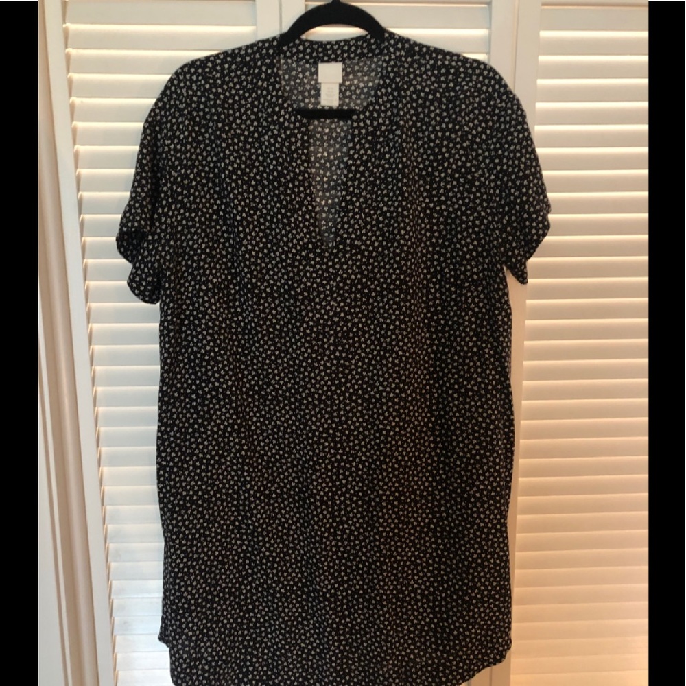 H&M Swing Dress with V-Neck